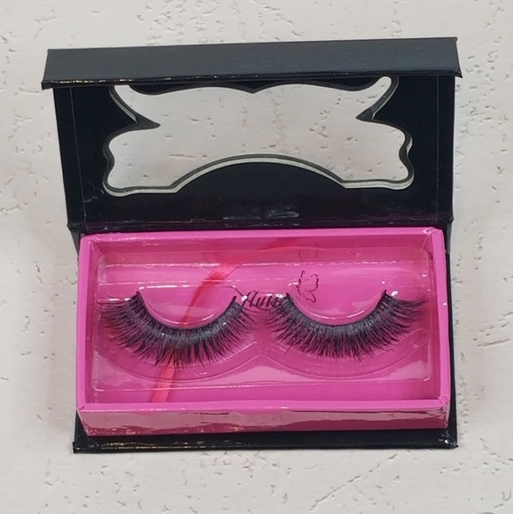 BNIB Flutter Mink Eyelashes Bundle - Picture 5 of 6